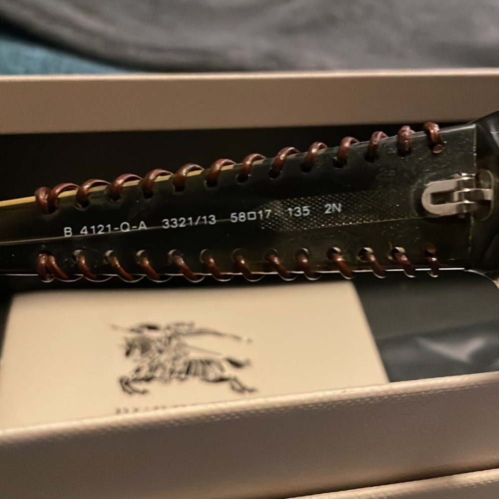 NIB WOMENS BURBERRY SUNGLASSES - Picture 6 of 10
